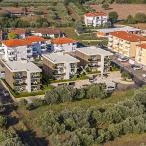 UMAG, ZAMBRATIJA - fantastična novogradnja 100 metara od mora i plaže, vrhunska POZICIJA! Stan s terasom