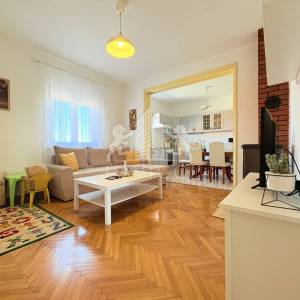 Uređena dvojna kuća s velikom okućnicom - Smiljevac, Zadar