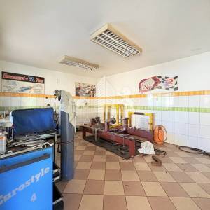 Uređena dvojna kuća s velikom okućnicom - Smiljevac, Zadar