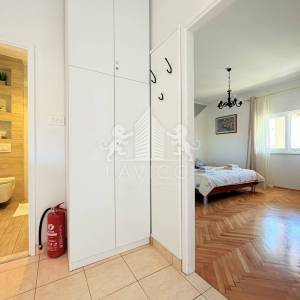 Uređena dvojna kuća s velikom okućnicom - Smiljevac, Zadar