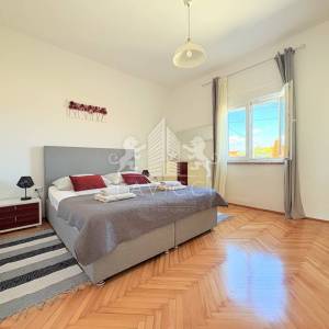 Uređena dvojna kuća s velikom okućnicom - Smiljevac, Zadar