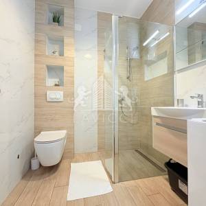 Uređena dvojna kuća s velikom okućnicom - Smiljevac, Zadar