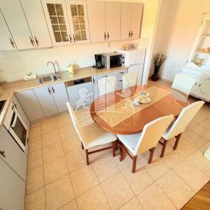 Uređena dvojna kuća s velikom okućnicom - Smiljevac, Zadar