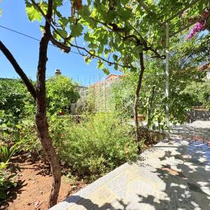 Uređena dvojna kuća s velikom okućnicom - Smiljevac, Zadar