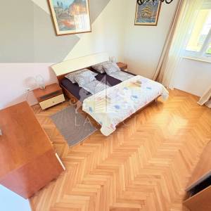 Uređena dvojna kuća s velikom okućnicom - Smiljevac, Zadar