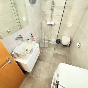 Uređena i opremljena kuća s 4 sobe, 250 m od mora - Vir