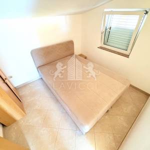 Uređena i opremljena kuća s 4 sobe, 250 m od mora - Vir