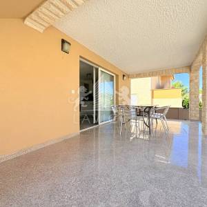 Uređena i opremljena kuća s 4 sobe, 250 m od mora - Vir