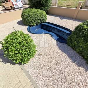 Uređena i opremljena kuća s 4 sobe, 250 m od mora - Vir