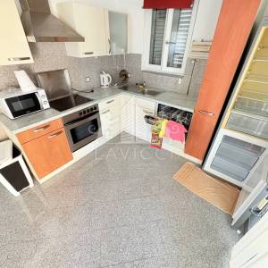 Uređena i opremljena kuća s 4 sobe, 250 m od mora - Vir