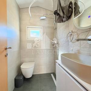 Uređena i opremljena kuća s 4 sobe, 250 m od mora - Vir