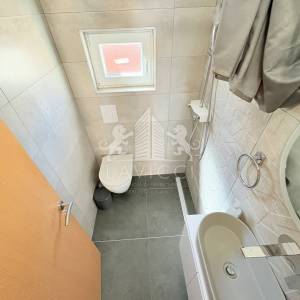 Uređena i opremljena kuća s 4 sobe, 250 m od mora - Vir