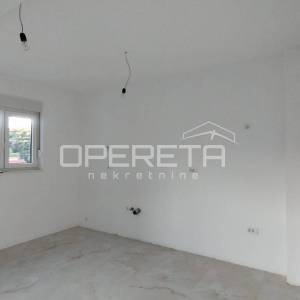 Useljiv stan novogradnja! Penthouse s krovnom Terasom u Poljica/Marina kraj Trog