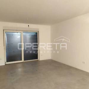 Useljiv stan novogradnja! Penthouse s krovnom Terasom u Poljica/Marina kraj Trog