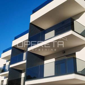 Useljiv stan novogradnja! Penthouse s krovnom Terasom u Poljica/Marina kraj Trog