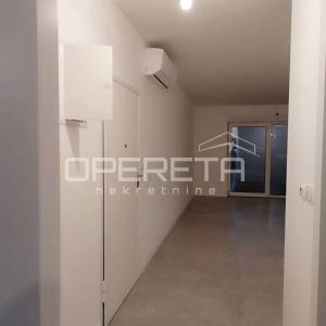 Useljiv stan novogradnja! Penthouse s krovnom Terasom u Poljica/Marina kraj Trog