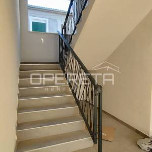 Useljiv stan novogradnja! Penthouse s krovnom Terasom u Poljica/Marina kraj Trog