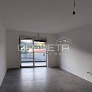 Useljiv stan novogradnja! Penthouse s krovnom Terasom u Poljica/Marina kraj Trog