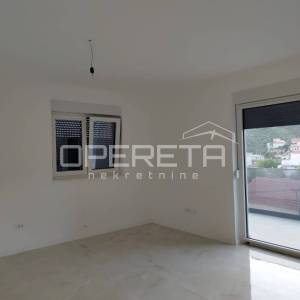 Useljiv stan novogradnja! Penthouse s krovnom Terasom u Poljica/Marina kraj Trog