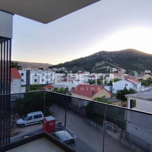 Useljiv stan novogradnja! Penthouse s krovnom Terasom u Poljica/Marina kraj Trog