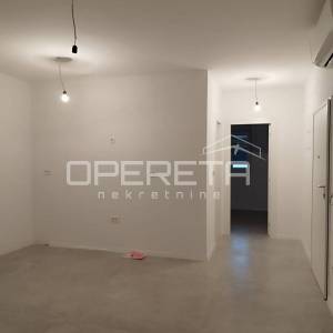 Useljiv stan novogradnja! Penthouse s krovnom Terasom u Poljica/Marina kraj Trog