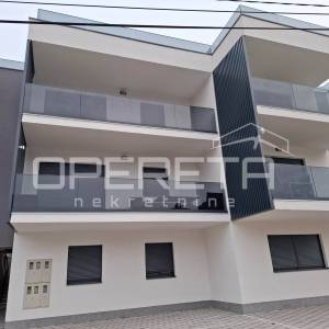 Useljiv stan novogradnja! Penthouse s krovnom Terasom u Poljica/Marina kraj Trog