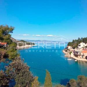 Uvala Prapatna, investicijsko zemljište u mirnoj zoni