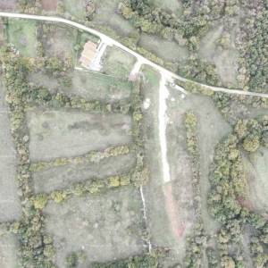 Velika građevinska parcela koja je parcelirana !