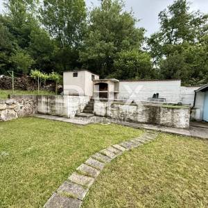 VEPRINAC - Predivan dvosobni stan s okućnicom!