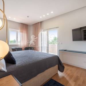 Vila osmišljena za uživanje – bazen, dizajn i intima, Ninski stanovi