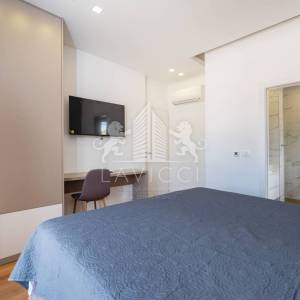 Vila osmišljena za uživanje – bazen, dizajn i intima, Ninski stanovi