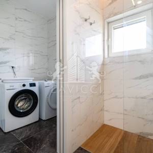 Vila osmišljena za uživanje – bazen, dizajn i intima, Ninski stanovi