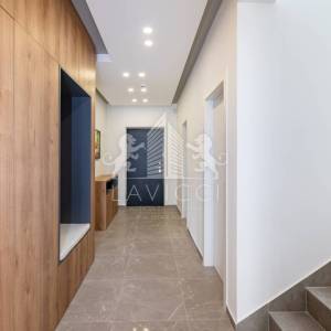 Vila osmišljena za uživanje – bazen, dizajn i intima, Ninski stanovi