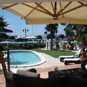 Vila, prvi red uz more, Umag!