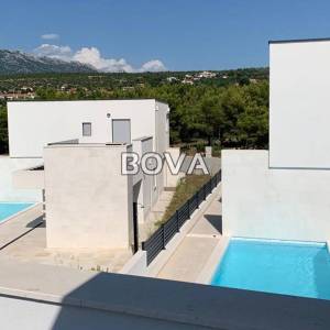 Villa 167 m2 – Rovanjska *Prvi red do mora* (ID-2318)