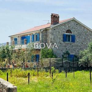 Villa 241 m2 – Ždrelac *30m od mora* (ID-2547/E)