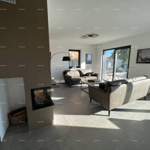 Villa modernog dizajna s bazenom-prodaja, Svetvinčenat!