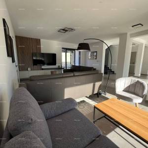 Villa modernog dizajna s bazenom-prodaja, Svetvinčenat!