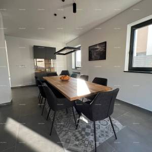 Villa modernog dizajna s bazenom-prodaja, Svetvinčenat!