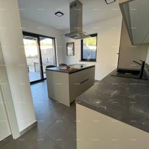 Villa modernog dizajna s bazenom-prodaja, Svetvinčenat!