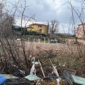 Viškovo – građevinsko zemljište 860 m² s građevinskom dozvolom