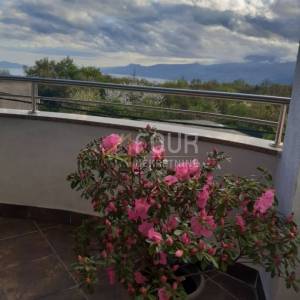 Viškovo, Marinići, 3s+db, 86.55m2, balkon, pogled na more