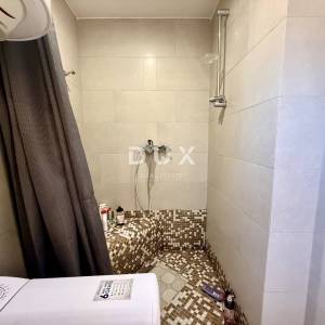 VIŠKOVO, SROKI - 1S+DB s lijepom terasom i GARAŽOM!