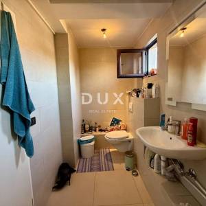 VIŠKOVO, SROKI - 1S+DB s lijepom terasom i GARAŽOM!