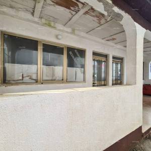 VODNJAN – POSLOVNI PROSTOR / APARTMANI U PRIZEMLJU ZGRADE