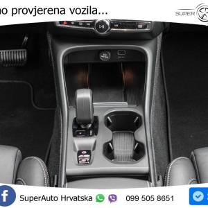 Volvo XC40 1.5 T4 Aut. Core 129 KS, KAM+GR SJED