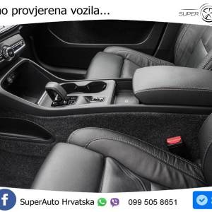 Volvo XC40 1.5 T4 Aut. Core 129 KS, KAM+GR SJED