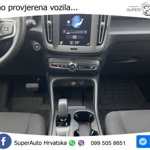 Volvo XC40 1.5 T4 Aut. Essential 211 KS, KAM+VIRT+GR SJED+LED+LANE