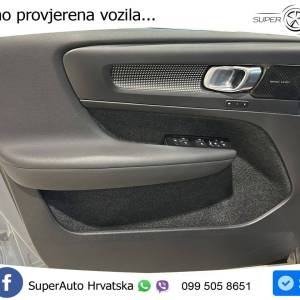 Volvo XC40 2.0 B4 AWD Aut. R Design 197 KS, KAM+LED+GR SJED+VIRT+LANE