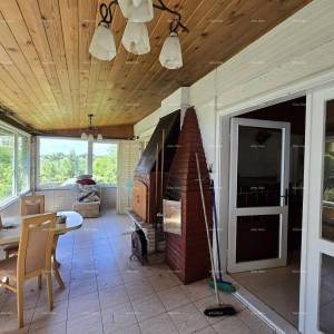 Vrhunska lokacija ! 1 red do mora !